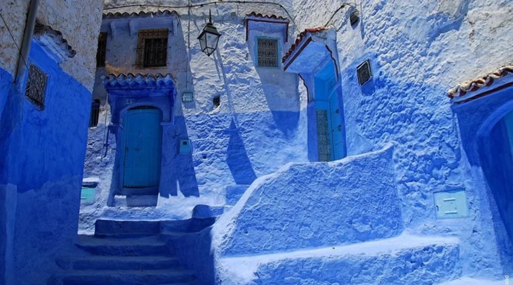 Travellers on a 10-day cultural circuit across Morocco