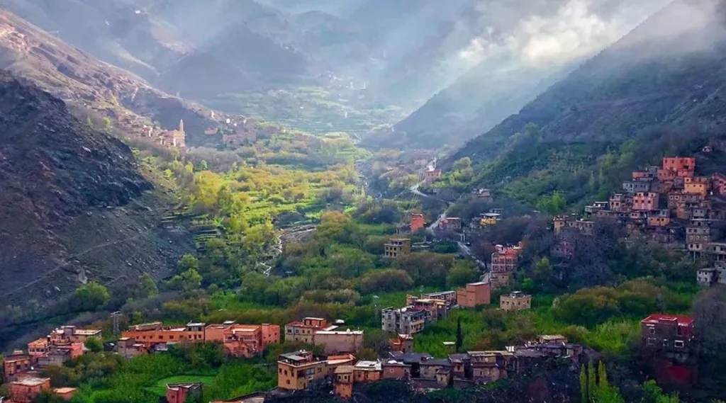 Terrazas de un pueblo bereber cerca de Imlil en el Alto Atlas Terrazas de un pueblo bereber cerca de Imlil en el Alto Atlas