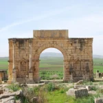 Arch of Caracalla in Volubilis Roman ruins – Arco de Caracalla en Volubilis, excursión desde Fez